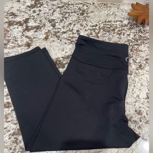 Zyia Light n Tight Crops